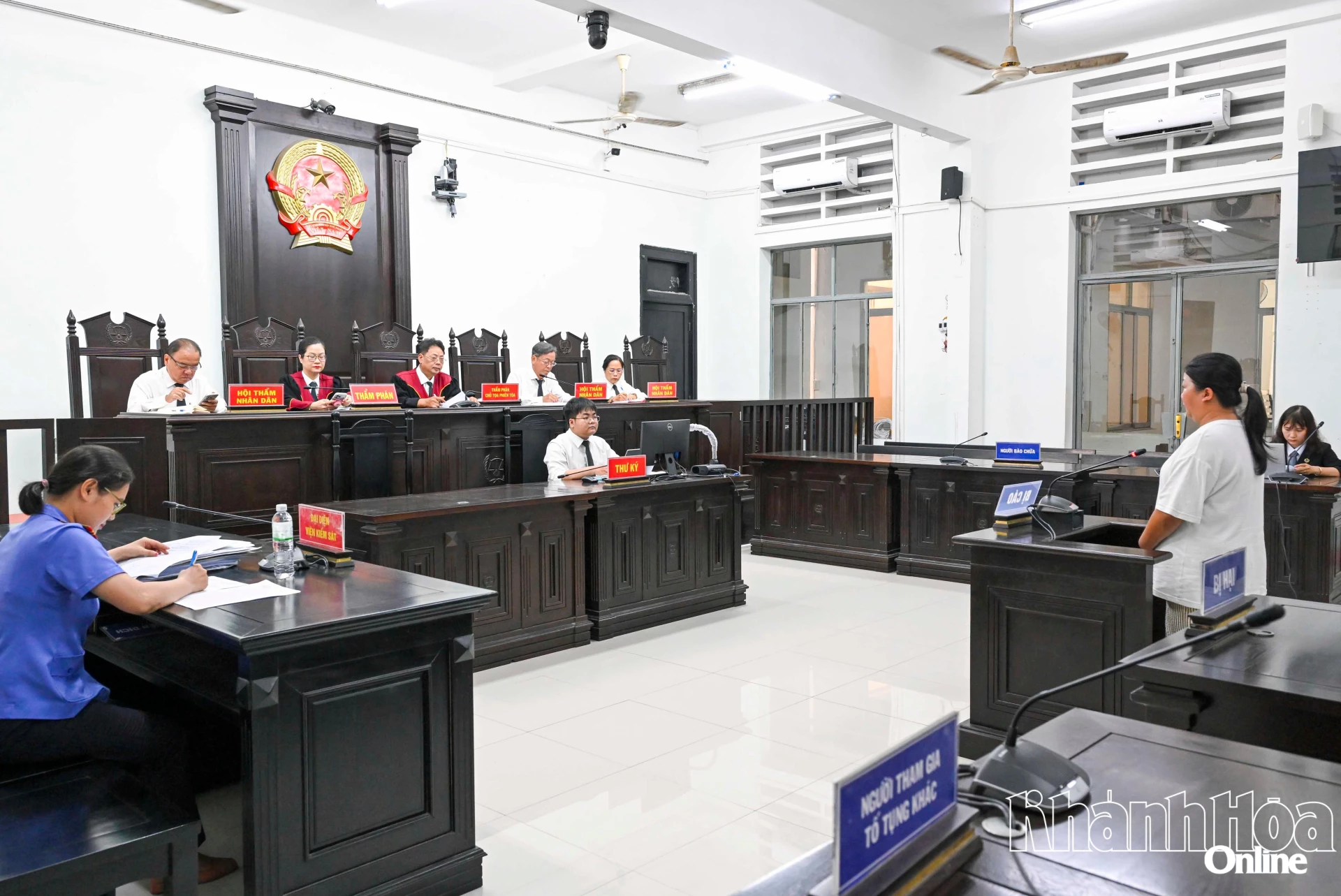 Quang cảnh phiên tòa.