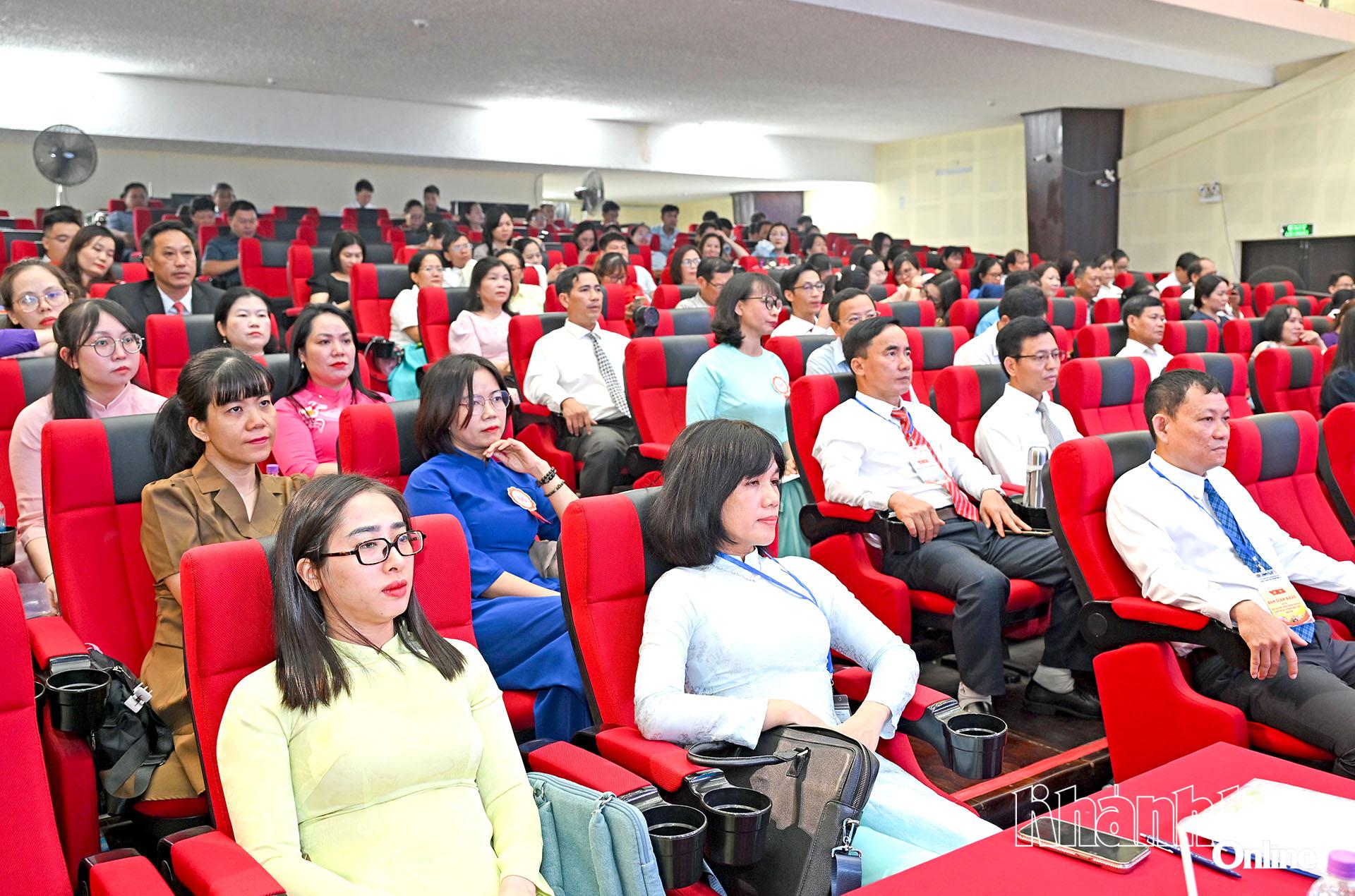 Khán giả tham dự hội thi.