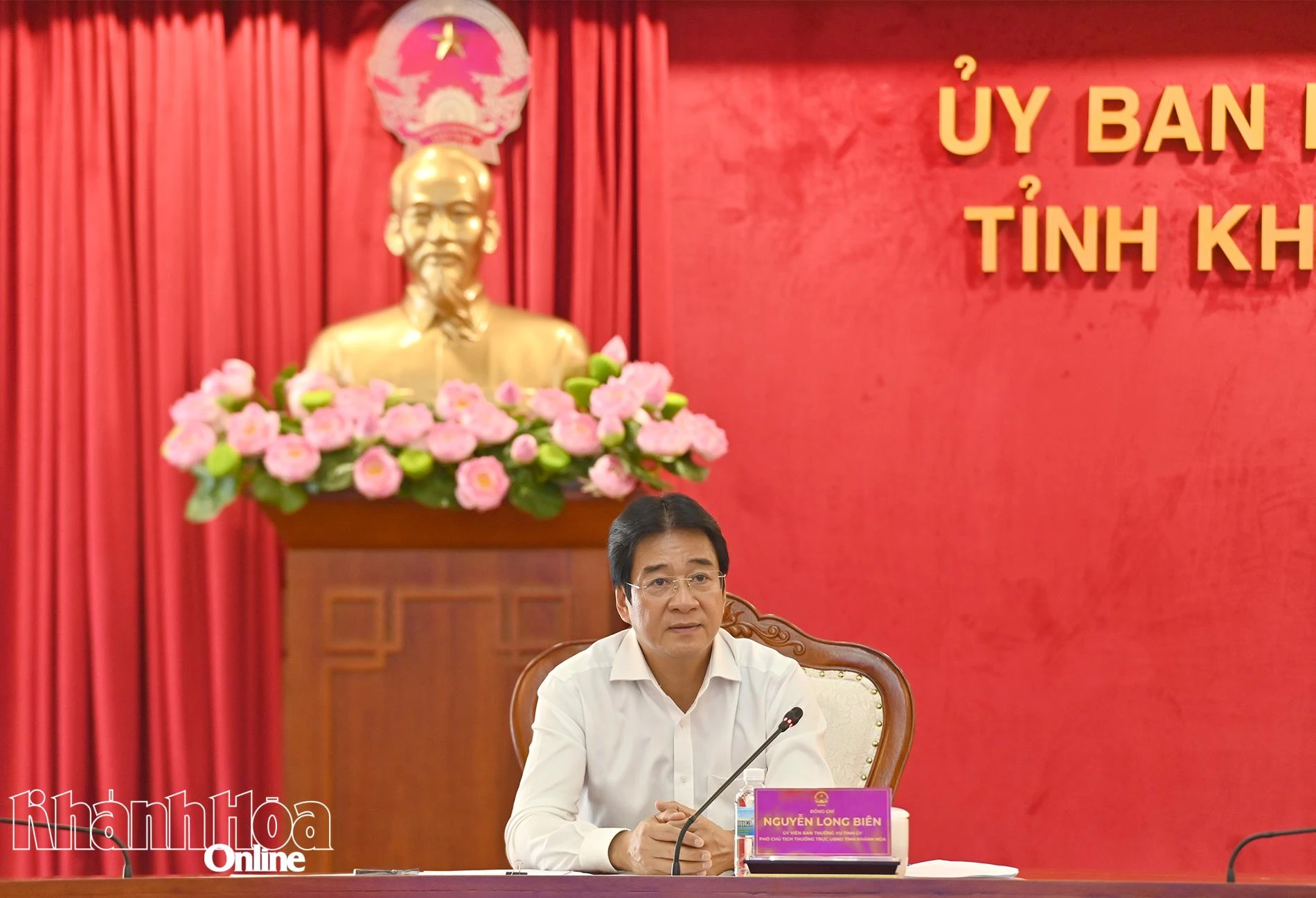 Đồng chí Nguyễn Long Biên-Ủy viên Ban Thường vụ Tỉnh ủy, Phó Chủ tịch Thường trực UBND tỉnh chủ trì.