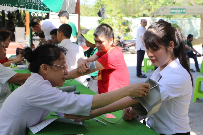 Người lao động DT Group hiến 53 đơn vị máu