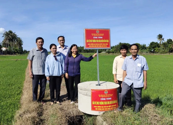 Hội Nông dân xã Vạn Thắng nghiệm thu mô hình “Bi thu gom bao bì thuốc bảo vệ thực vật” 