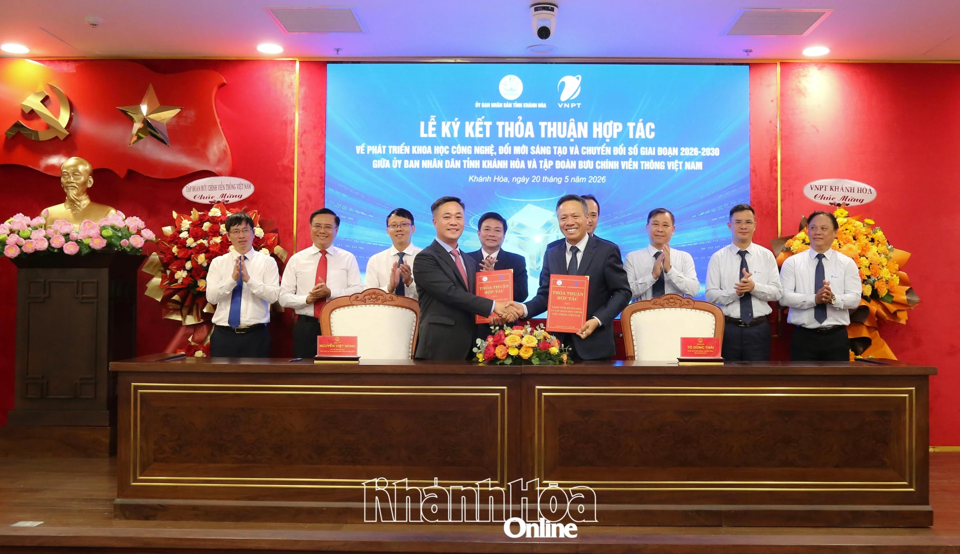 Lãnh đạo UBND tỉnh Khánh Hòa và Lãnh đạo VNPT ký kết thỏa thuận hợp tác