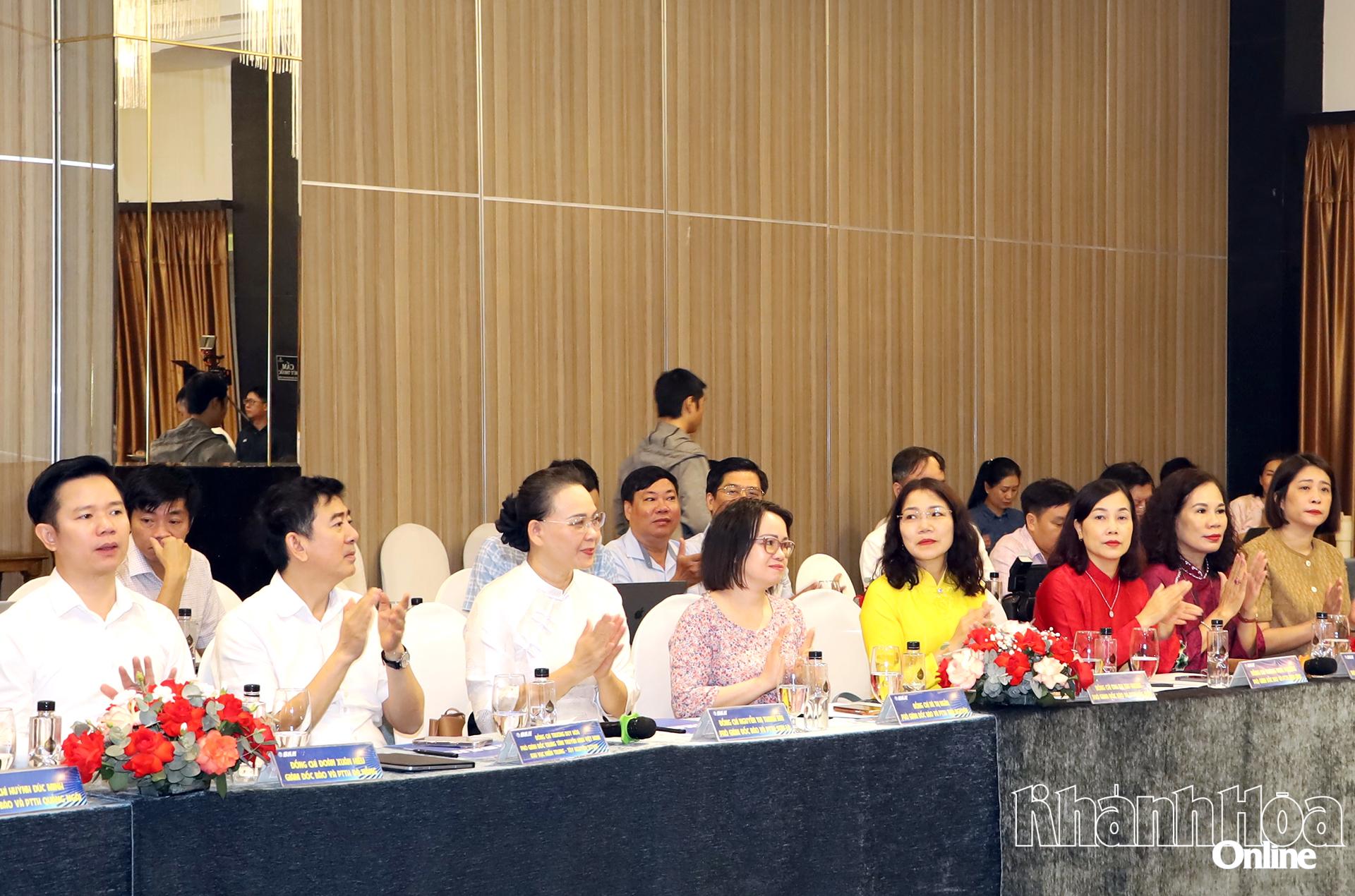 Lãnh đạo các cơ quan báo chí Trung ương và địa phương tham dự buổi tọa đàm. 