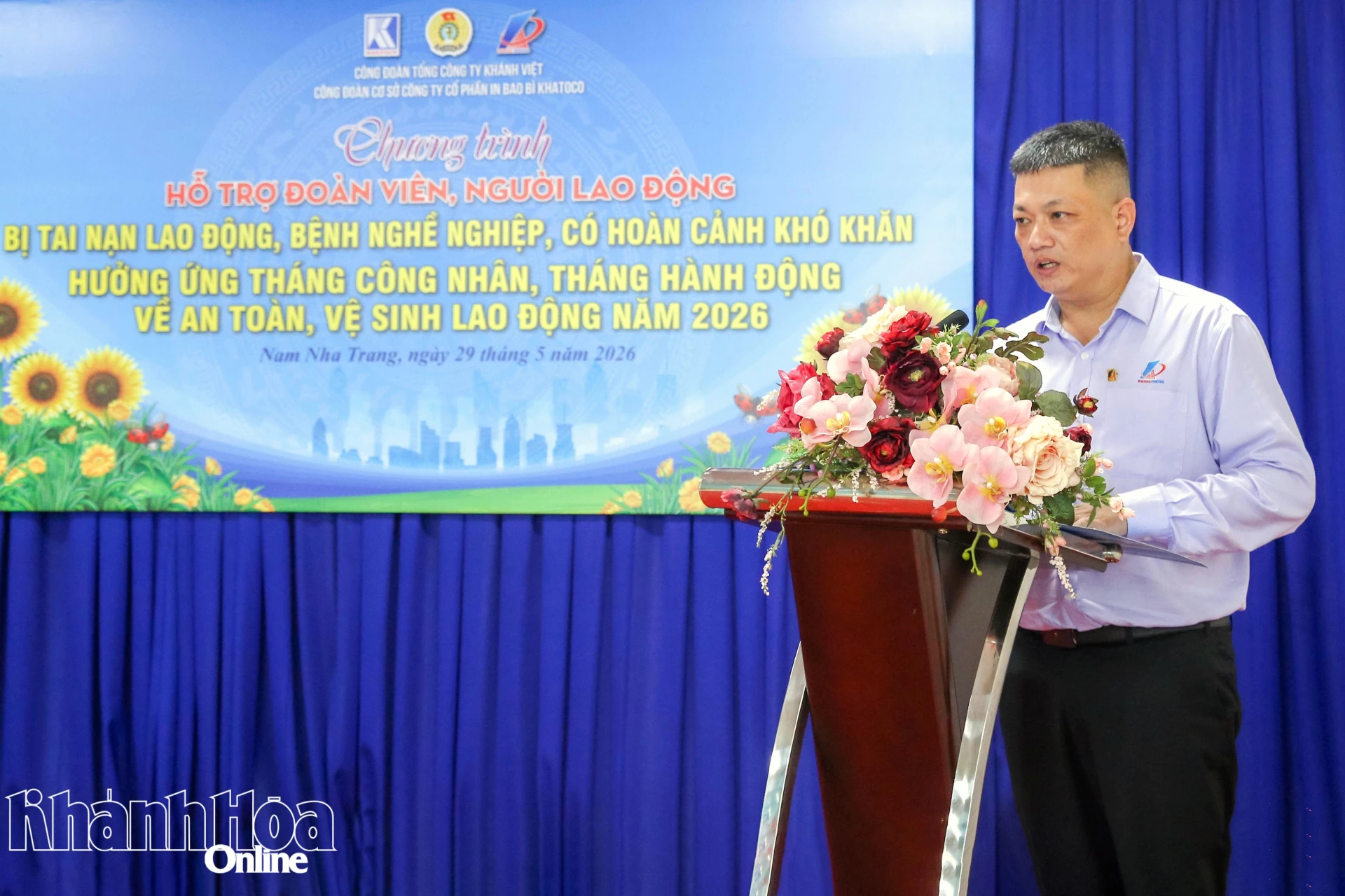 Lãnh đạo Công ty Cổ phần In bao bì Khatoco phát biểu tri ân người lao động.