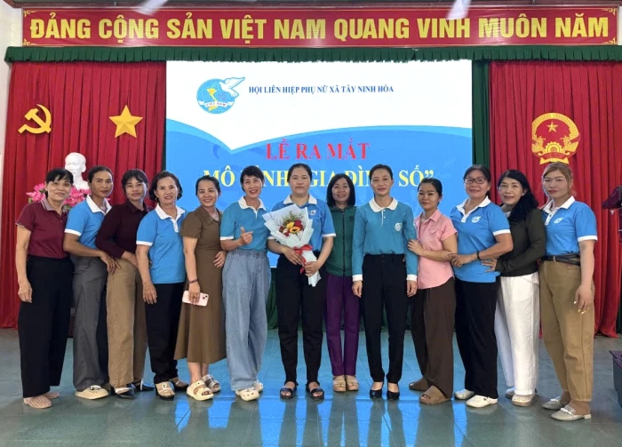Hội Liên hiệp Phụ nữ xã Tây Ninh Hòa ra mắt mô hình “Gia đình số”