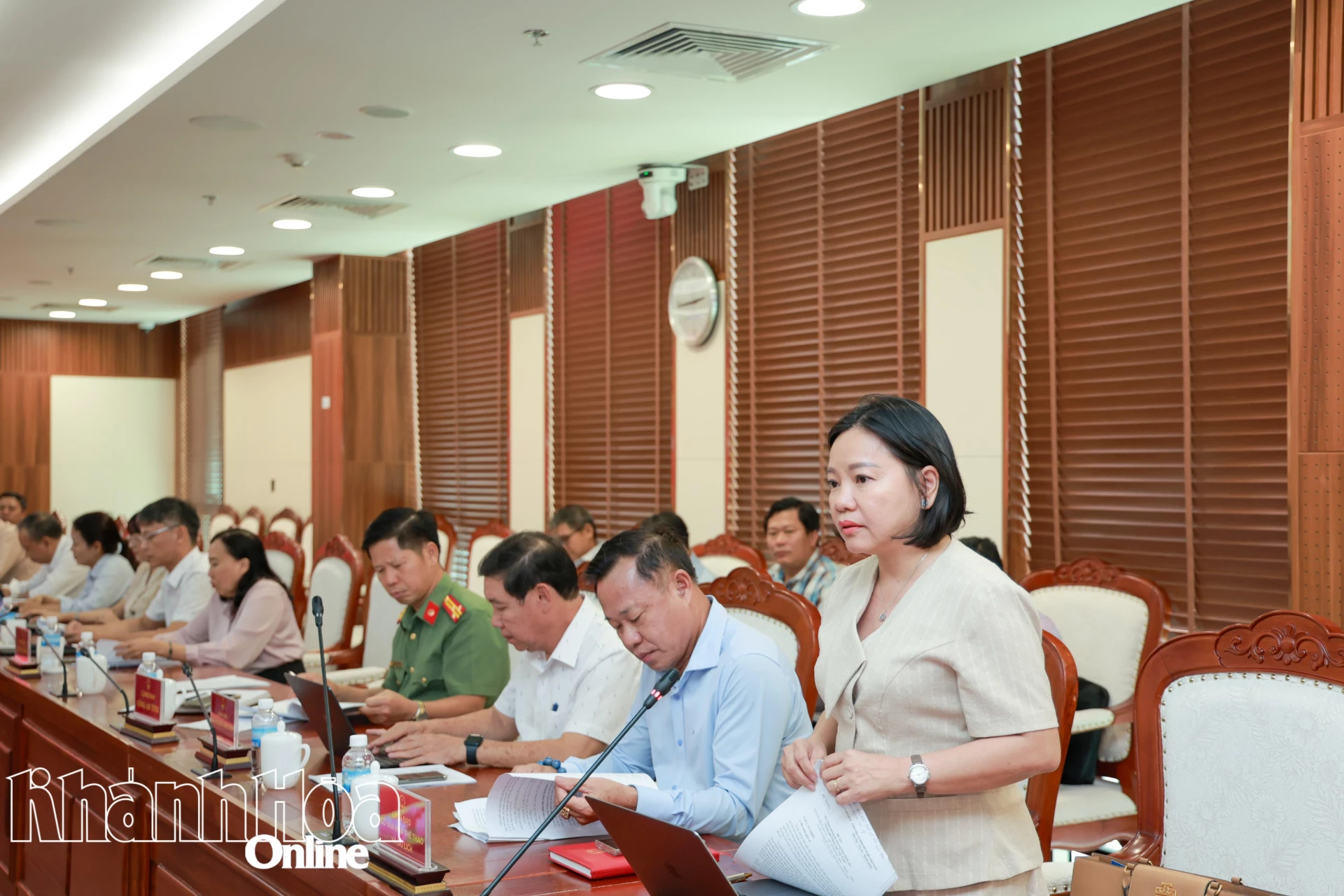 Bà Thái Thị Lệ Hằng – Giám đốc Sở Văn hóa, Thể thao và Du lịch đề xuất một số nội dung nhằm góp phần hoàn thiện dự thảo đề án.