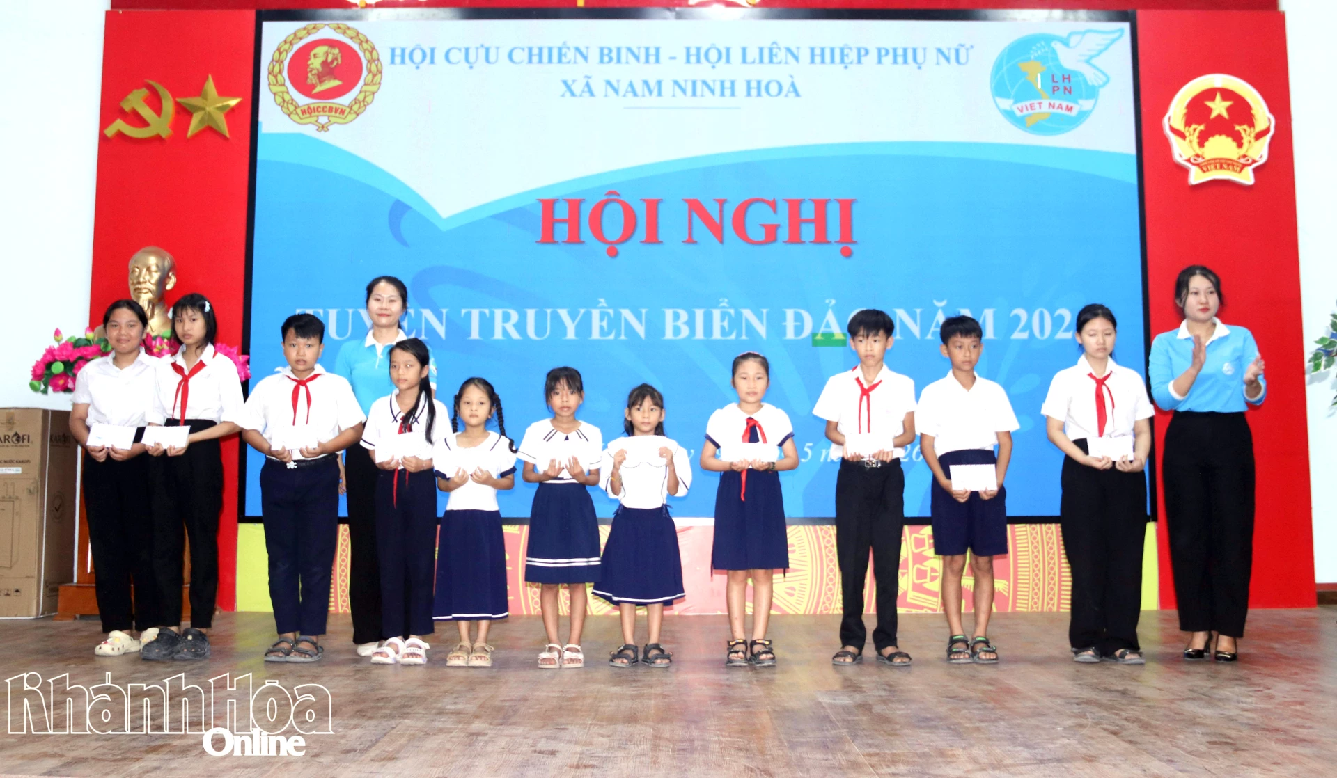 Những suất học bổng nhằm tiếp sức cho các em vươn lên trong học tập và cuộc sống.