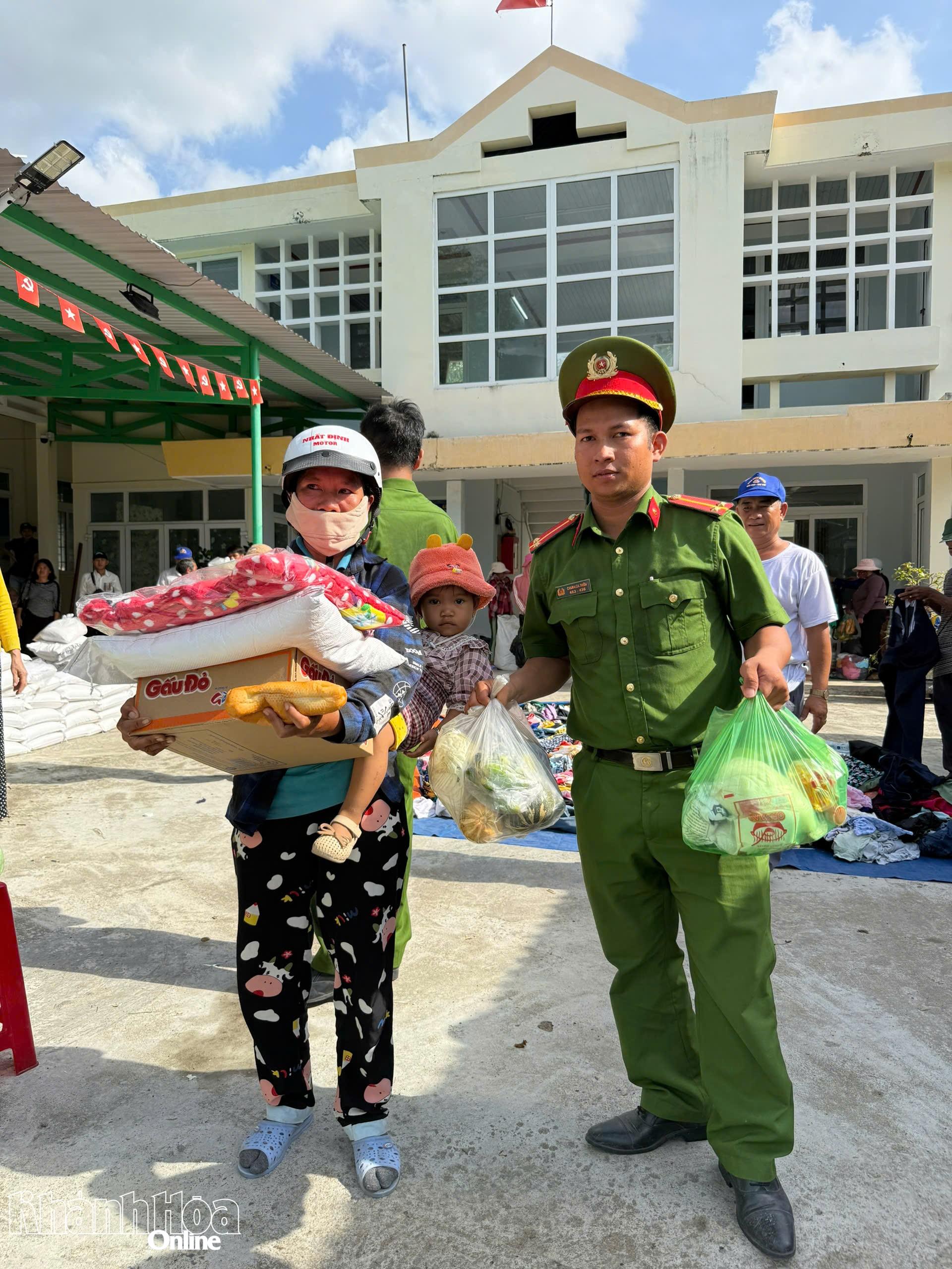 Chường trình “Cửa hàng 0 đồng” được Công an xã Công Hải duy trì tổ chức 1 tháng một lần.