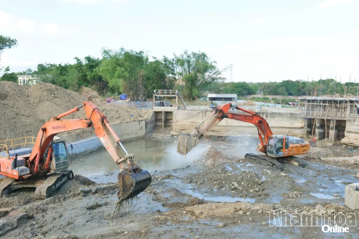 Công trình thủy lợi “gồng mình” duy trì hoạt động