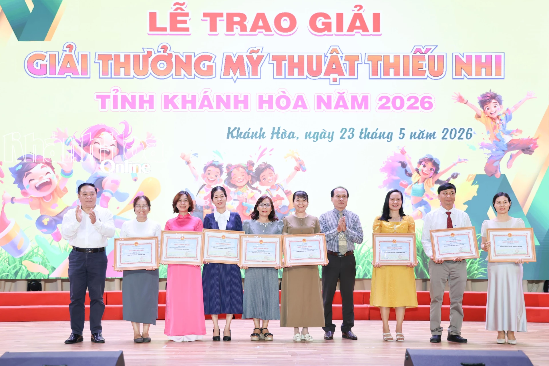 Khen thưởng 9 tập thể trường học có thành tích xuất sắc tại Giải thưởng mỹ thuật thiếu nhi tỉnh Khánh Hòa năm 2026.