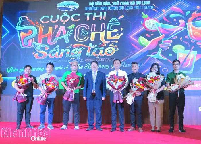 Trường Cao đẳng Du lịch Nha Trang tổ chức Hội thi pha chế sáng tạo