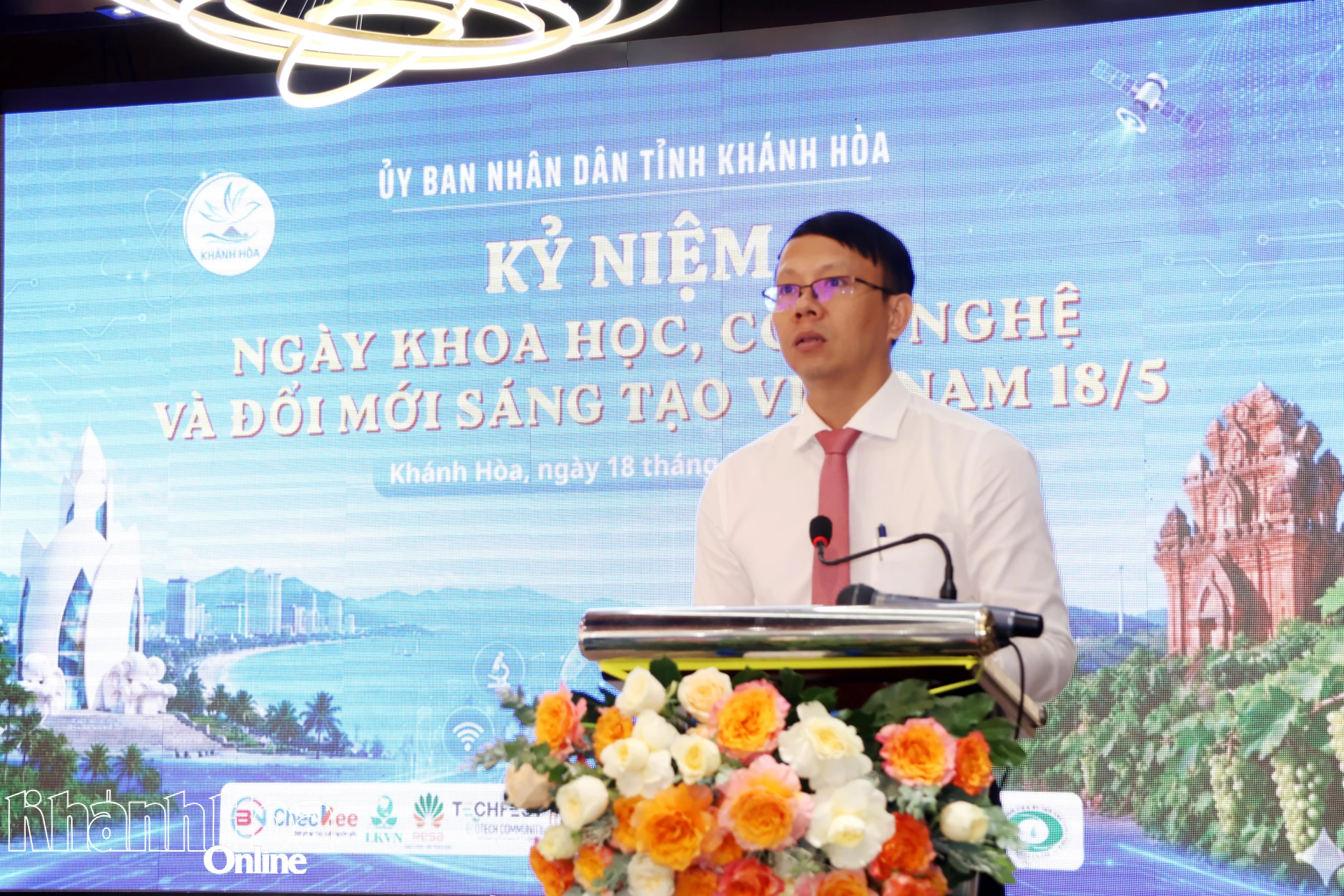 Phó Chủ tịch UBND tỉnh Nguyễn Thanh Hà phát biểu khai mạc lễ kỷ niệm.