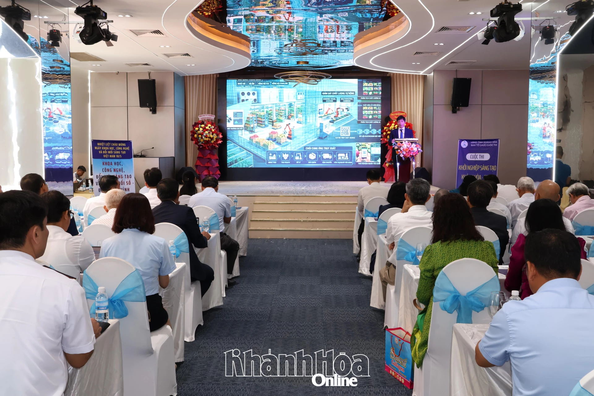 Quang cảnh lễ kỷ niệm.