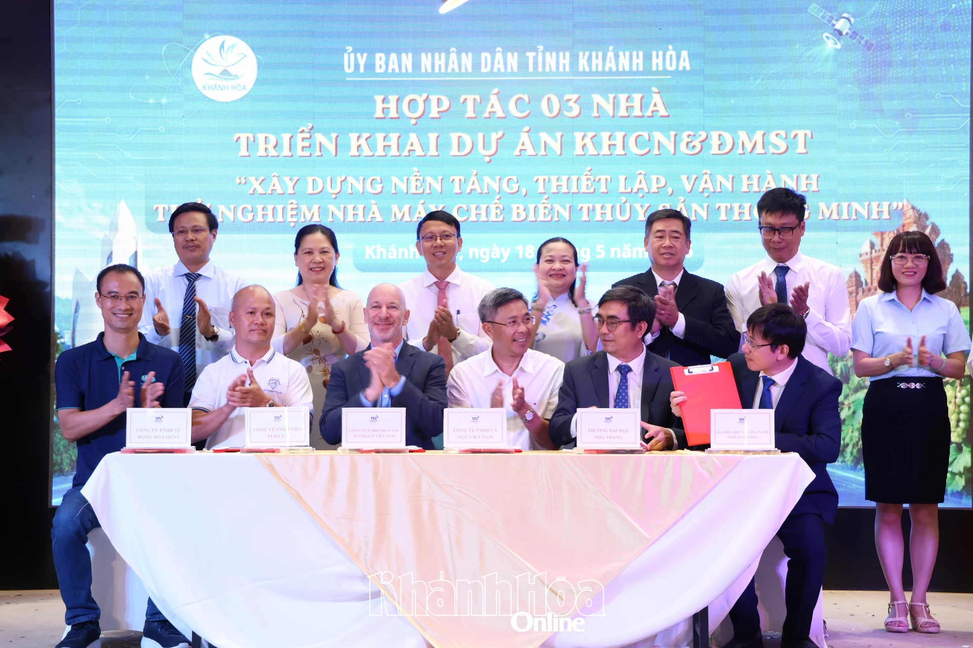 Hoạt đông ký kết thỏa thuận hợp tác “3 nhà”.