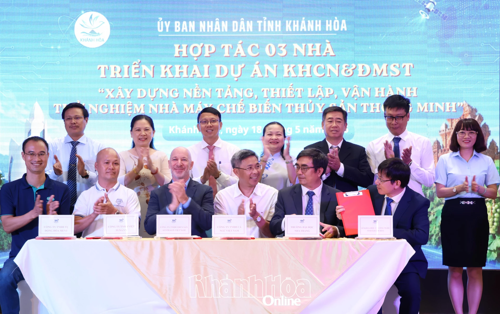 Hoạt động ký kết thỏa thuận hợp tác “3 nhà”.