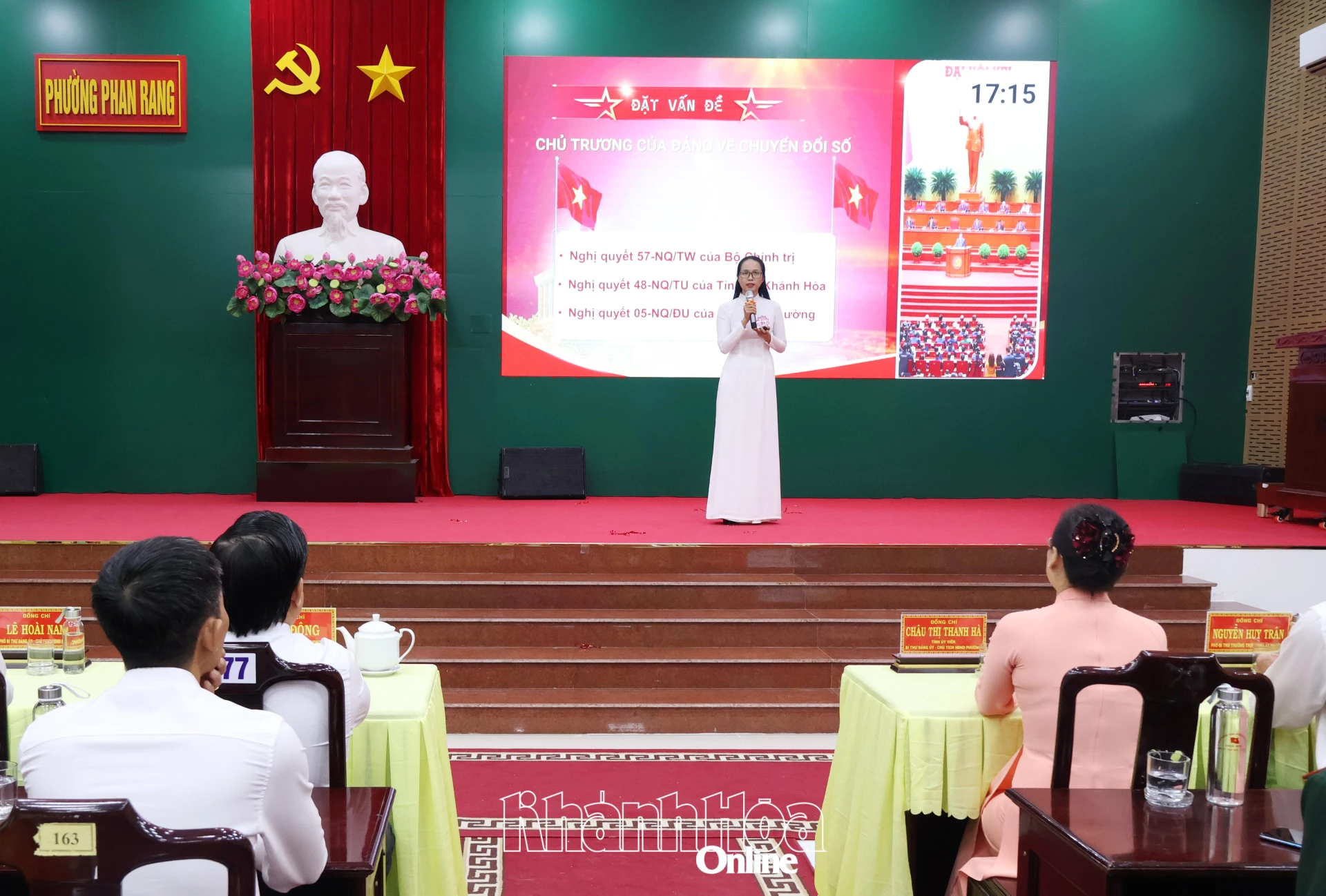 Thí sinh dự thi phần thuyết trình.