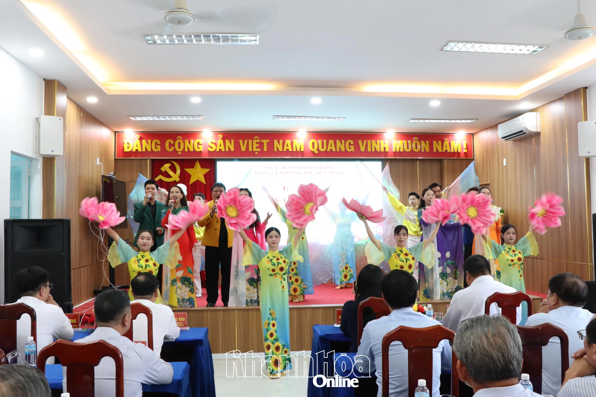 Tiết mục văn nghệ tại hội thi.