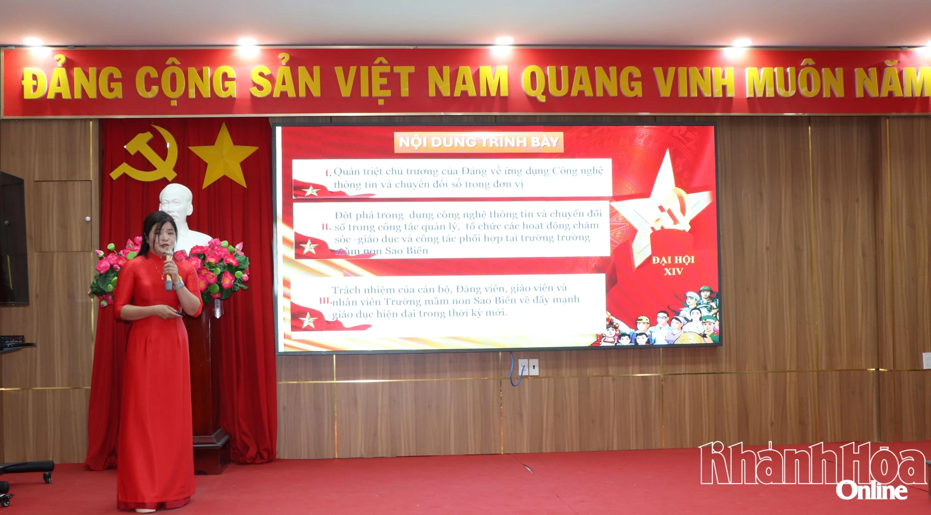 Một thí sinh trình bày phần thi.