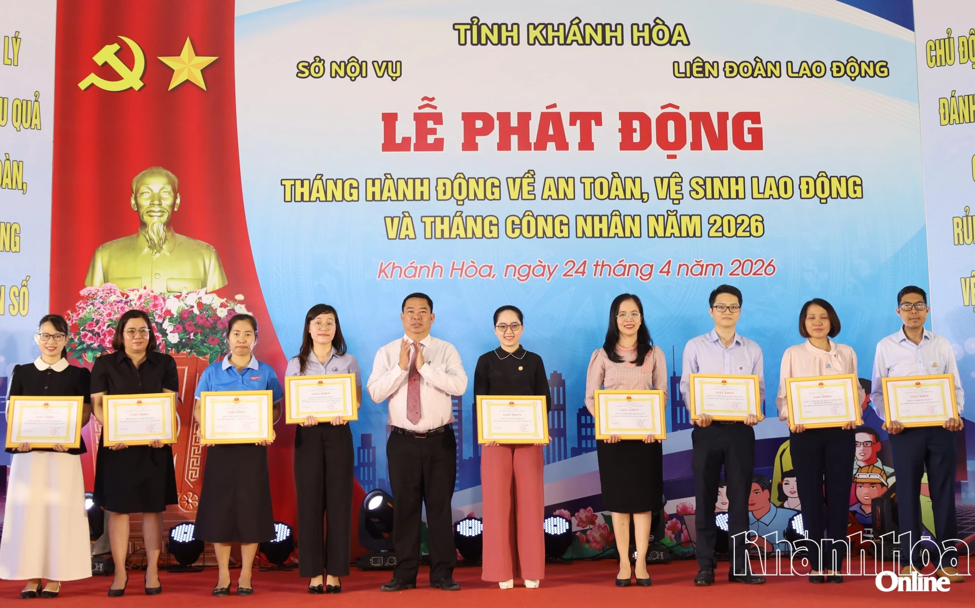Những tập thể, cá nhân xuất sắc nhận giấy khen của Sở Nội vụ về công tác an toàn, vệ sinh lao động trong năm 2025.