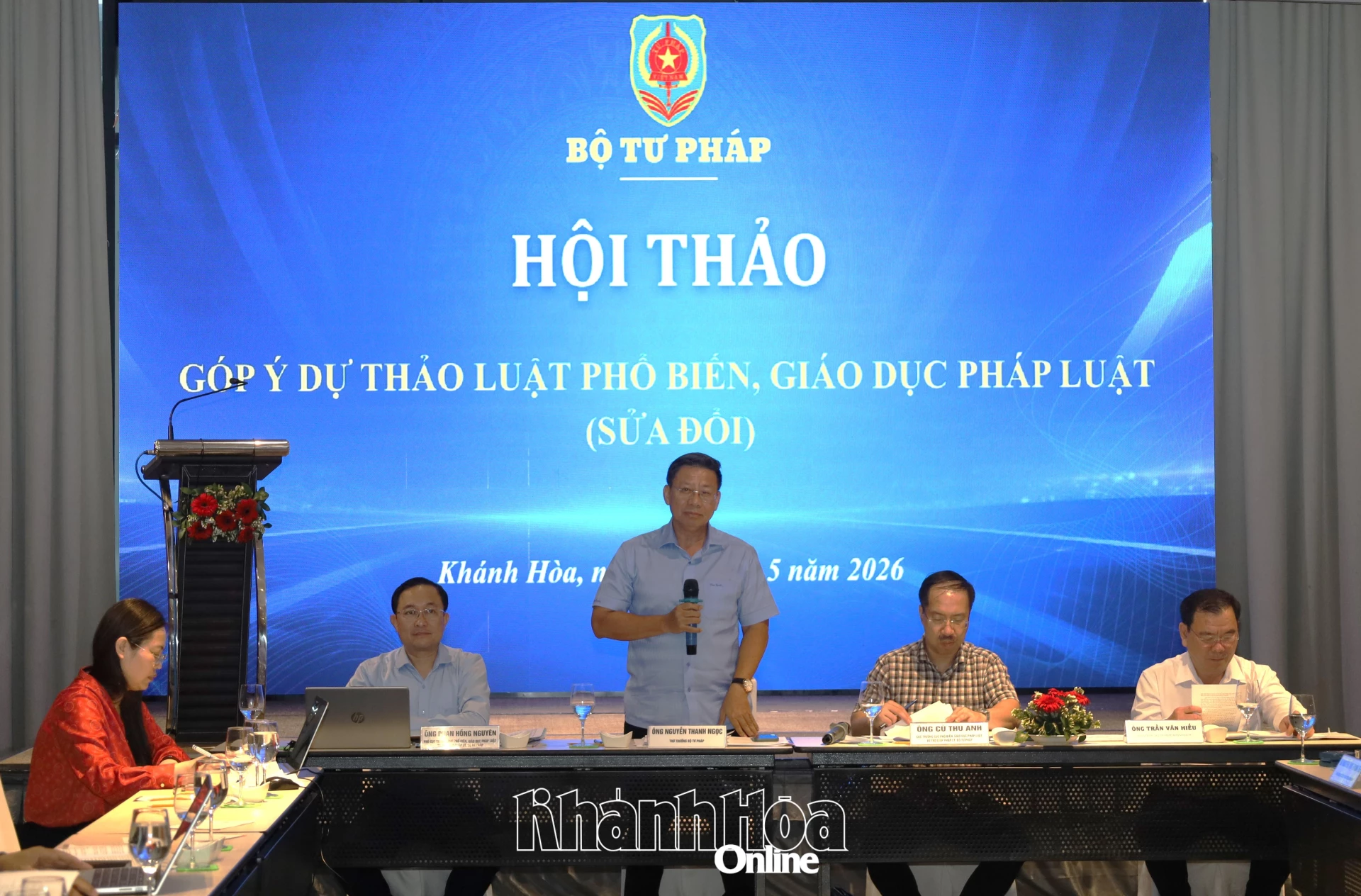 Thứ trưởng Bộ Tư pháp Nguyễn Thanh Ngọc phát biểu kết luận hội thảo.
