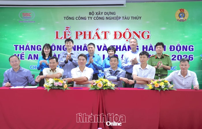 Phát động Tháng Công nhân và Tháng hành động về an toàn vệ sinh lao động trong ngành đóng tàu