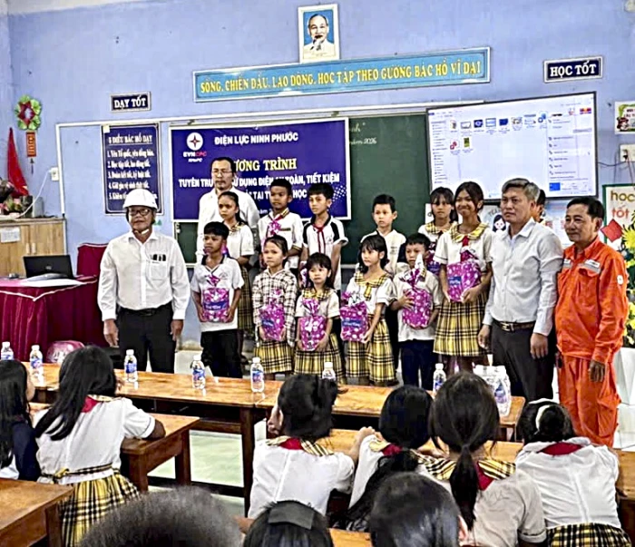 Công ty Điện lực Khánh Hòa: Đưa bài học tiết kiệm điện vào trường học