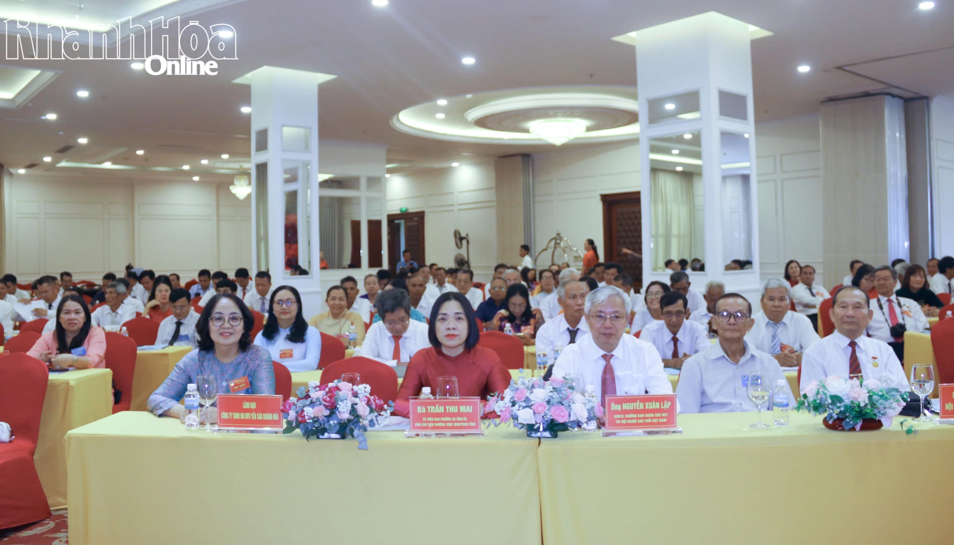 Các đại biểu tham dự đại hội.