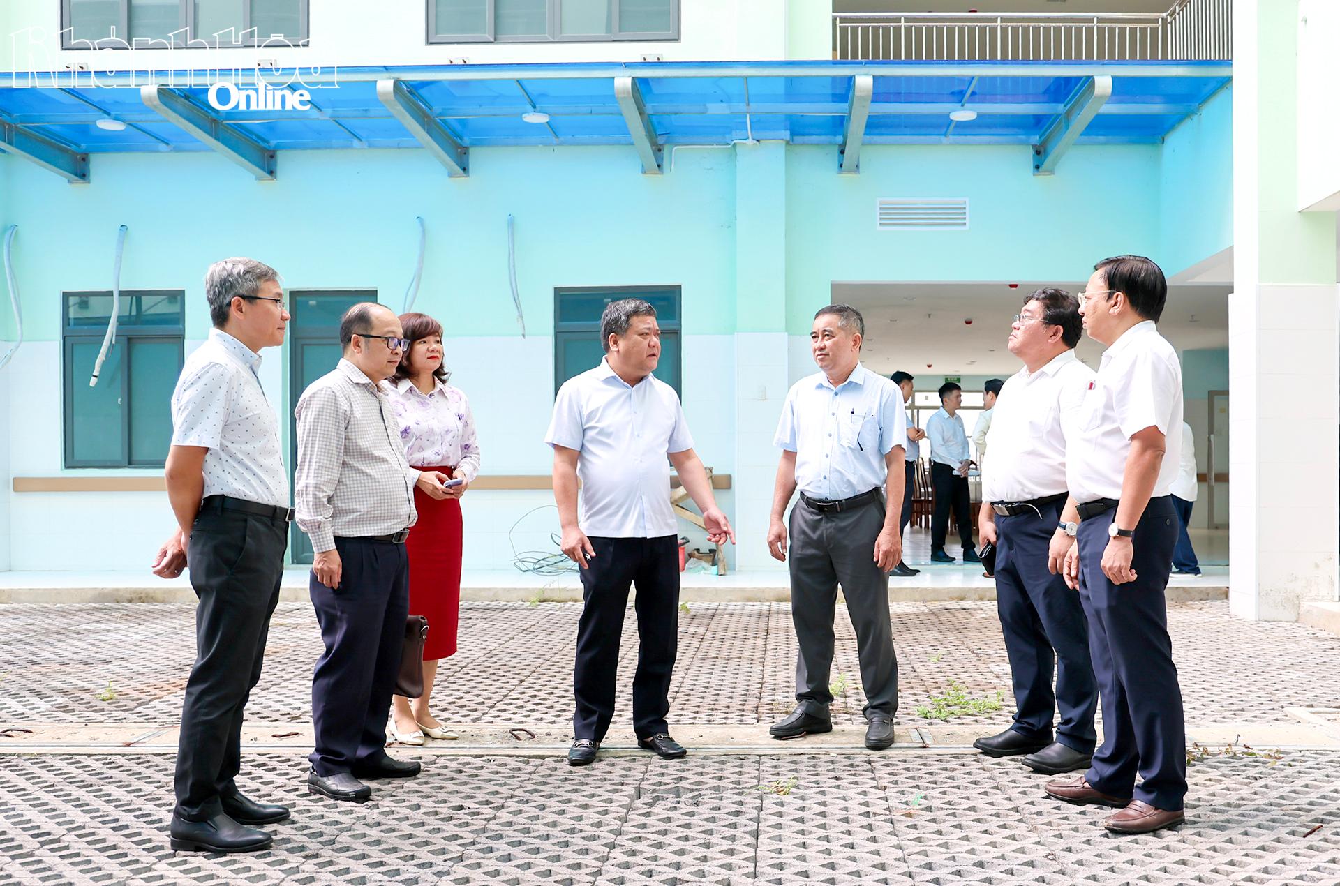Bí thư Tỉnh ủy Trần Phong kiểm tra tiến độ Dự án đầu tư Trung tâm Kiểm soát bệnh tật tỉnh Khánh Hòa.