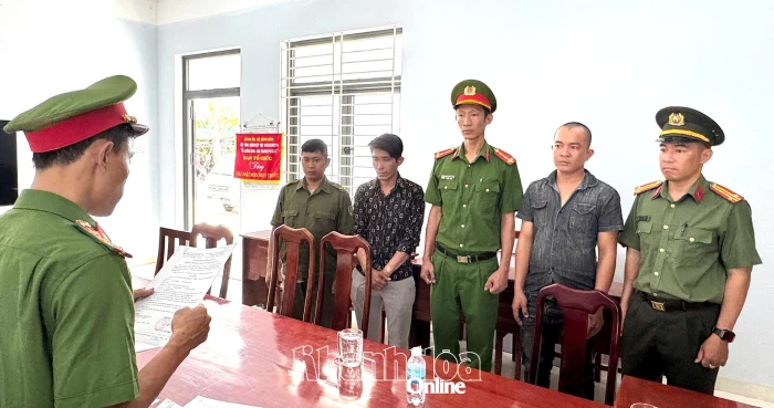 Bắt tạm giam 2 đối tượng cố ý gây thương tích