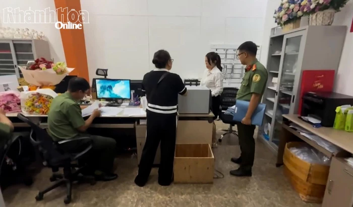 Phát hiện 20 người nước ngoài có dấu hiệu vi phạm về xuất nhập cảnh