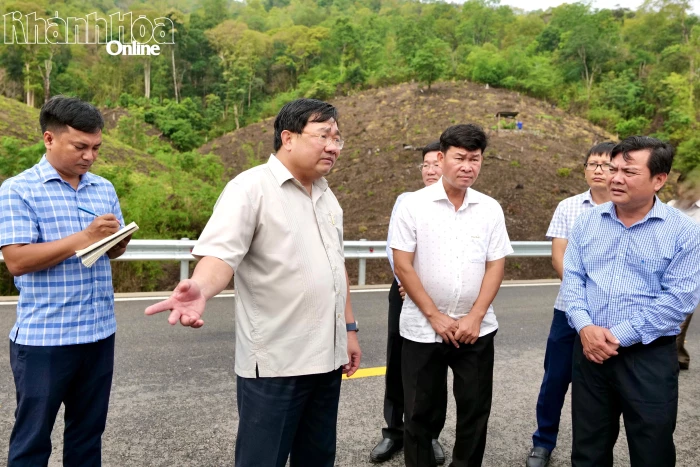 Phó Chủ tịch UBND tỉnh Trịnh Minh Hoàng kiểm tra thực địa một số công trình, dự án phía nam Khánh Hòa