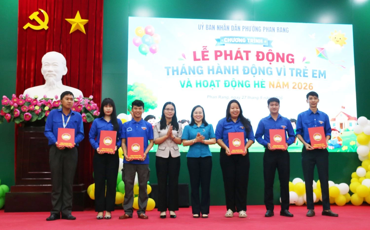 Ra mắt các đội hình hoạt động hè.