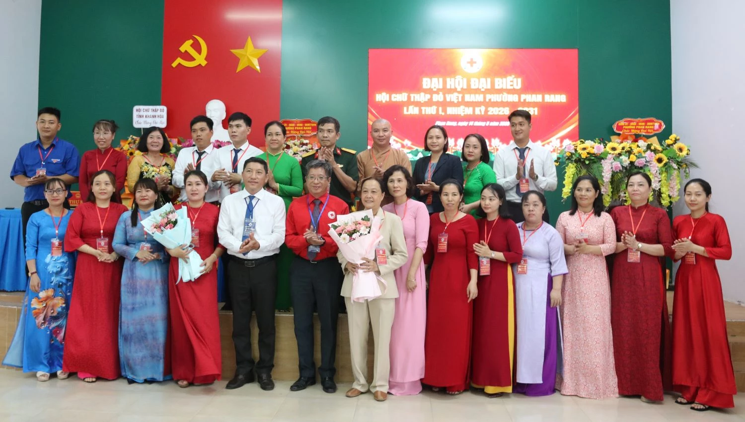 Ban Chấp hành Hội Chữ thập đỏ phường Phan Rang nhiệm kỳ 2026 - 2031 ra mắt đại hội.