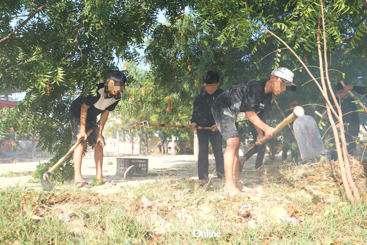 Thanh thiếu niên vi phạm tích cực tham gia các hoạt động tại cộng đồng.