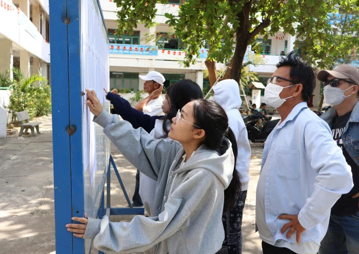 Hơn 24.800 thí sinh làm thủ tục dự thi vào lớp 10