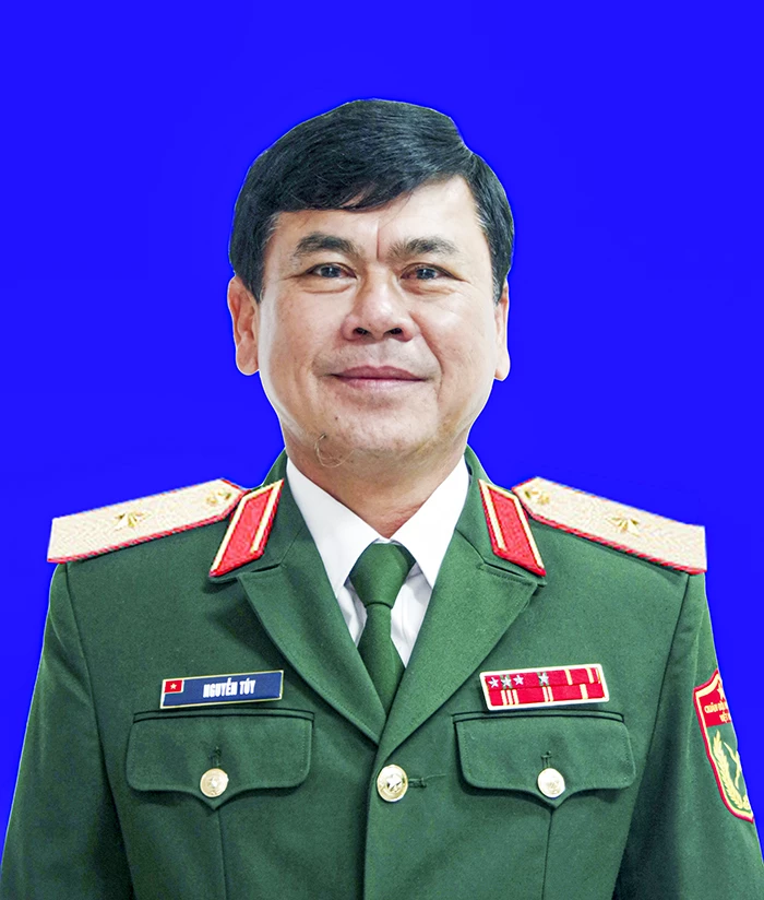 Thiếu tướng Nguyễn Túy.