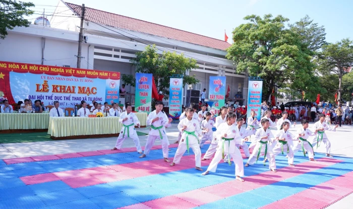 Khai mạc Đại hội Thể dục thể thao xã Tu Bông lần thứ I 