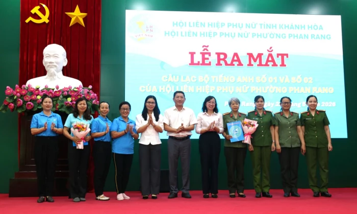 Hội Liên hiệp Phụ nữ phường Phan Rang ra mắt 2 câu lạc bộ tiếng Anh