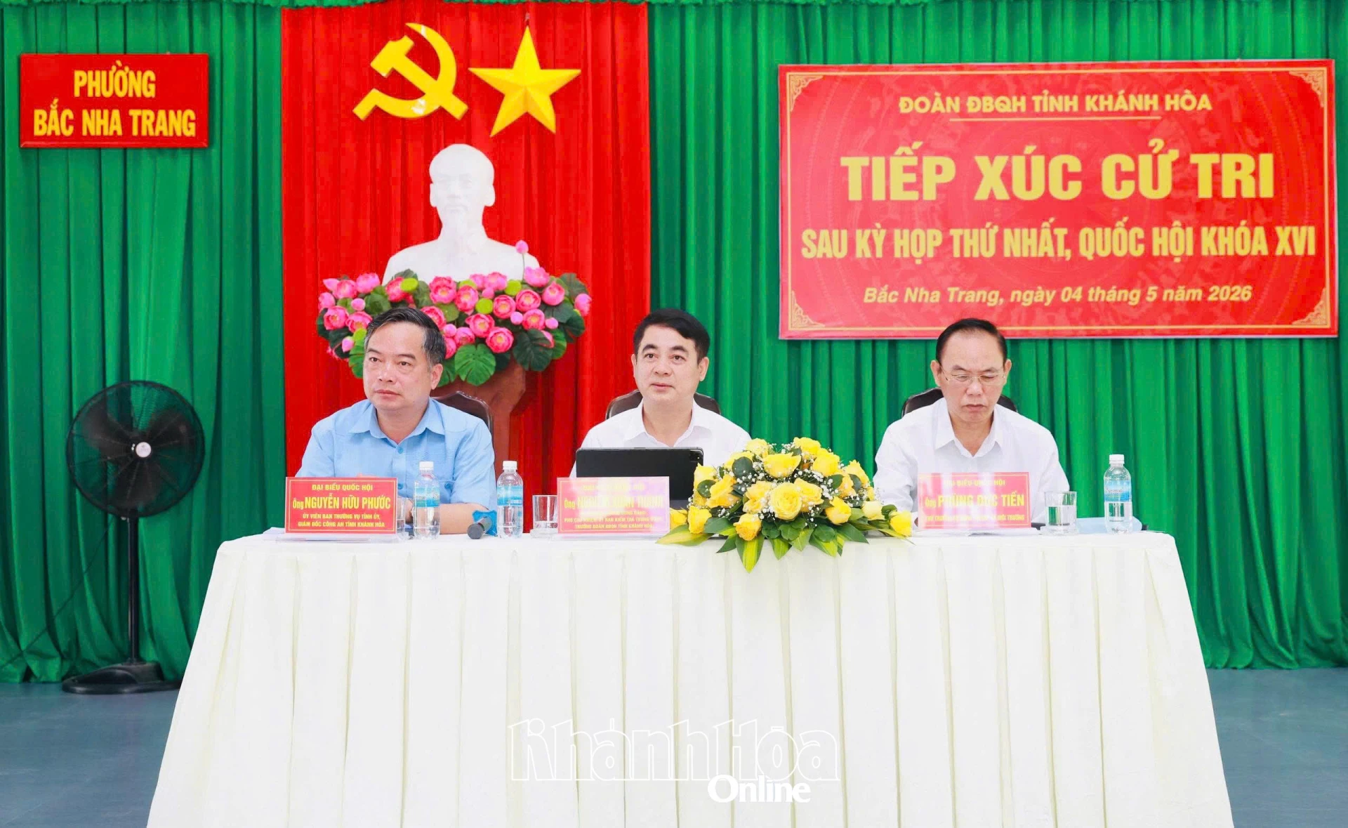 Các đại biểu Quốc hội tiếp xúc cử tri phường Bắc Nha Trang.