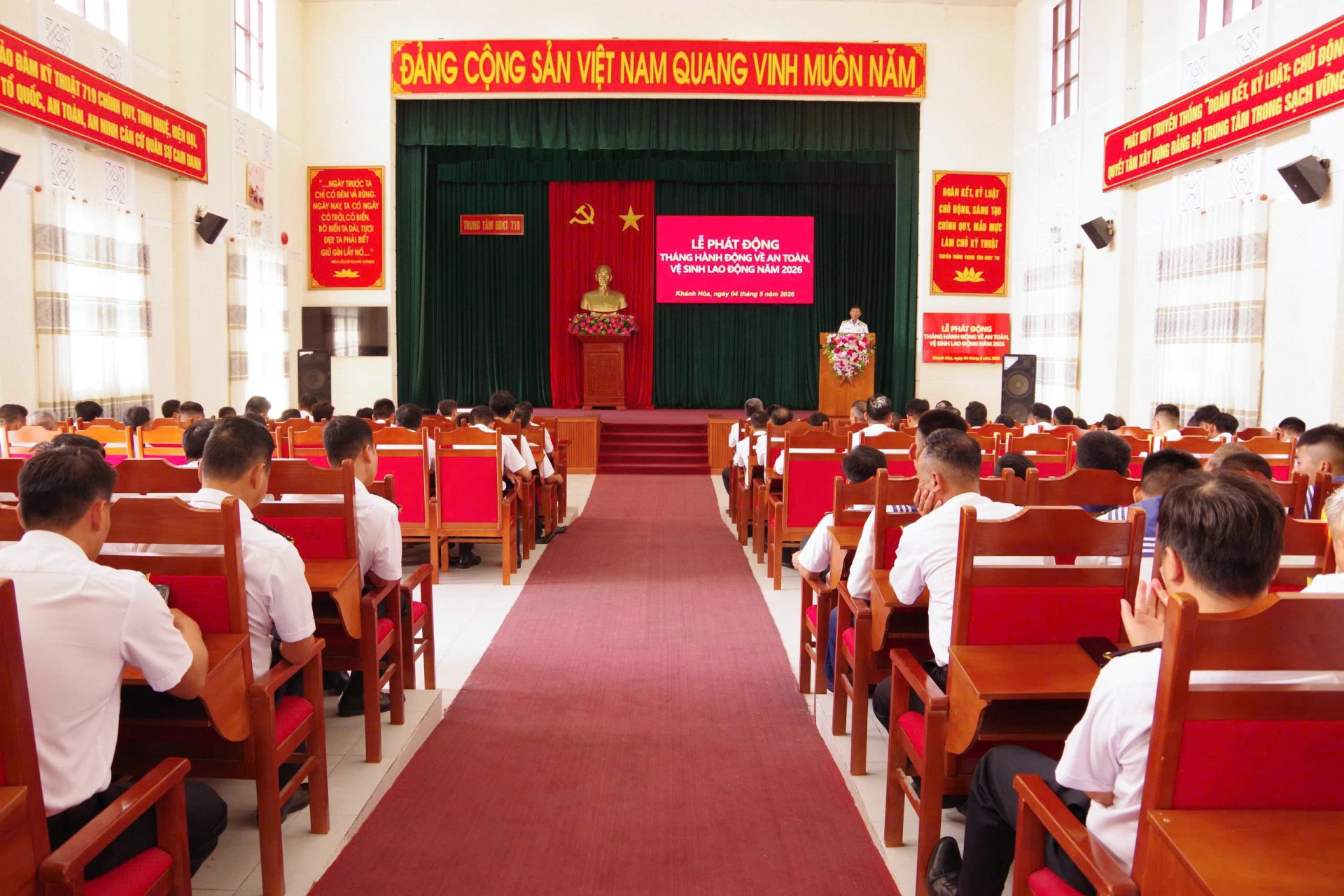 Trung tâm Bảo đảm kỹ thuật 719 phát động Tháng hành động về an toàn, vệ sinh lao động