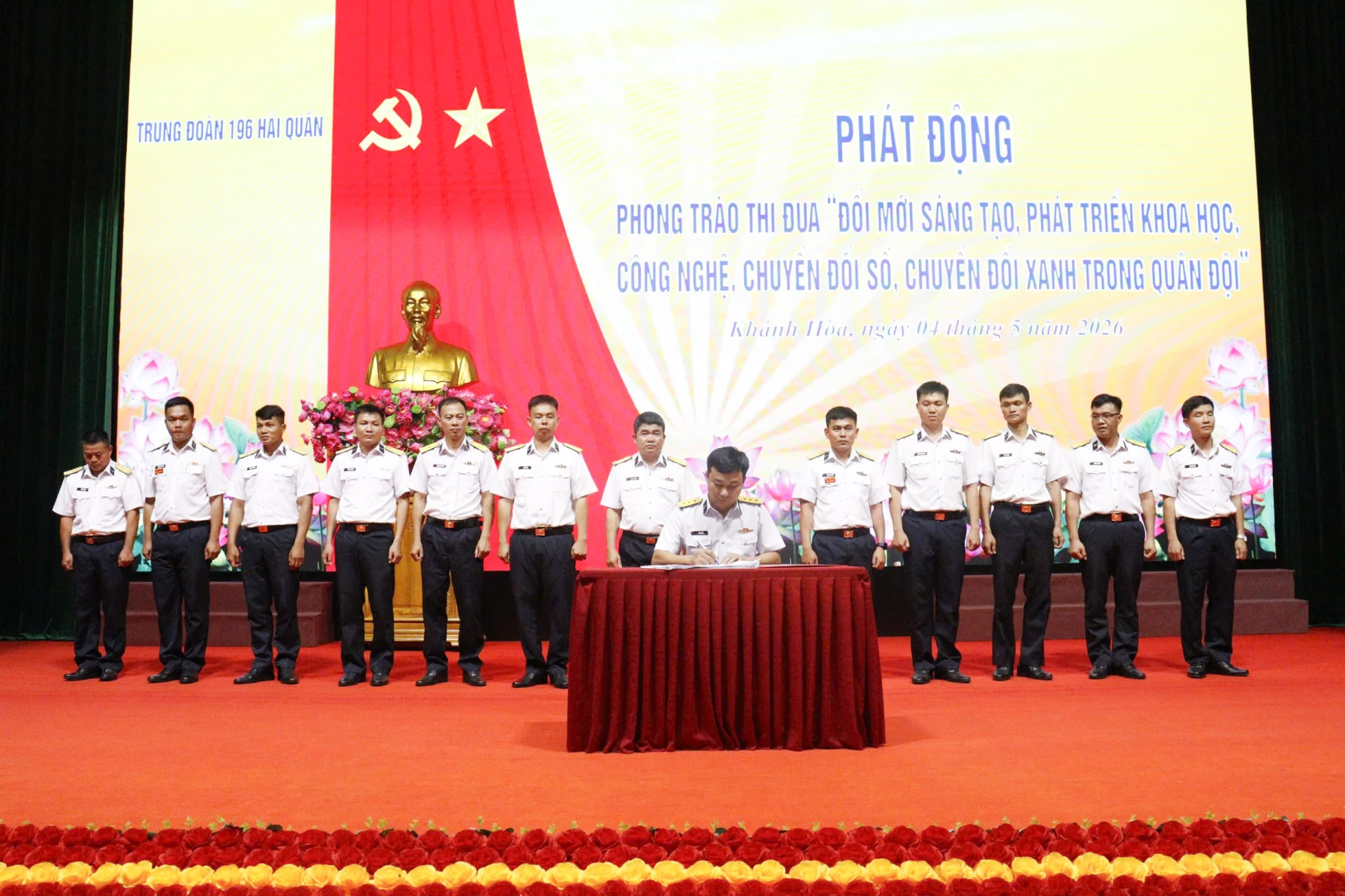 Các cơ quan, đơn vị ký kết giao ước thi đua “Đổi mới sáng tạo, phát triển khoa học, công nghệ, chuyển đổi số, chuyển đổi xanh trong Quân đội”.