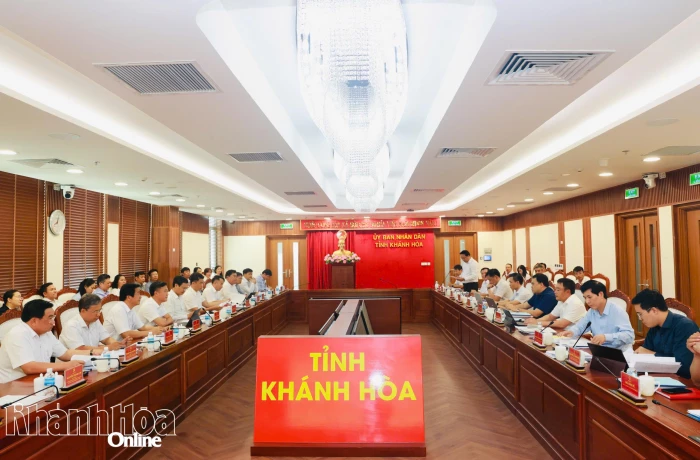 Đoàn Kiểm tra, giám sát số 25 của Bộ Chính trị, Ban Bí thư làm việc với Đảng ủy UBND tỉnh và một số sở, ngành, đơn vị