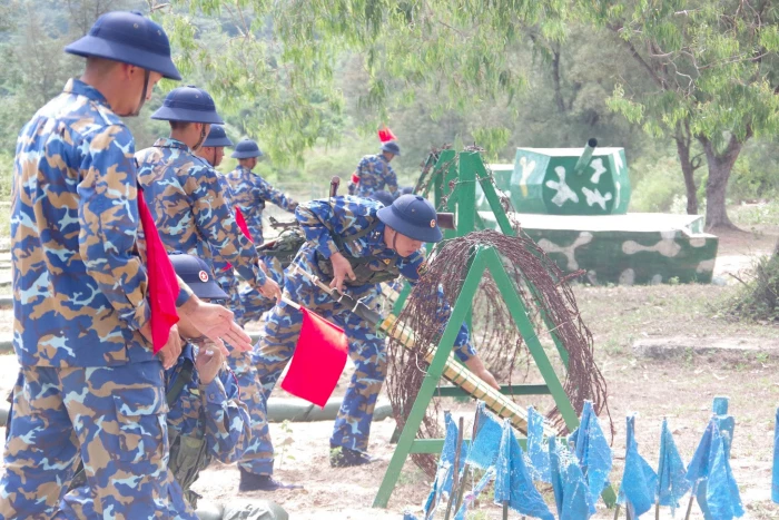 Quân chủng Hải quân: Làm mẫu kiểm tra "3 tiếng nổ" tại Trung tâm Huấn luyện Vùng 4 Hải quân