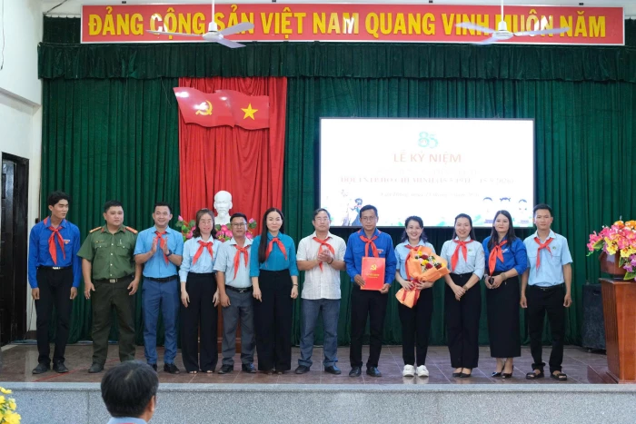 Xã Vạn Hưng kỷ niệm 85 năm Ngày thành lập Đội