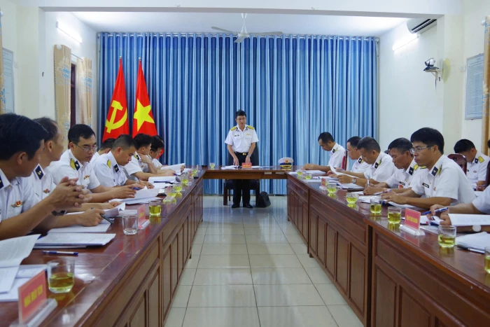 Cục Hậu cần - Kỹ thuật Hải quân kiểm tra tình trạng kỹ thuật Trung tâm Bảo đảm Kỹ thuật 719