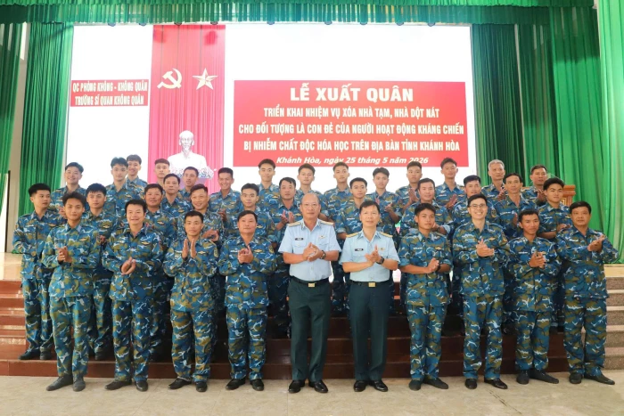 Trường Sĩ quan Không quân xuất quân xóa nhà tạm, nhà dột nát tại xã Bác Ái
