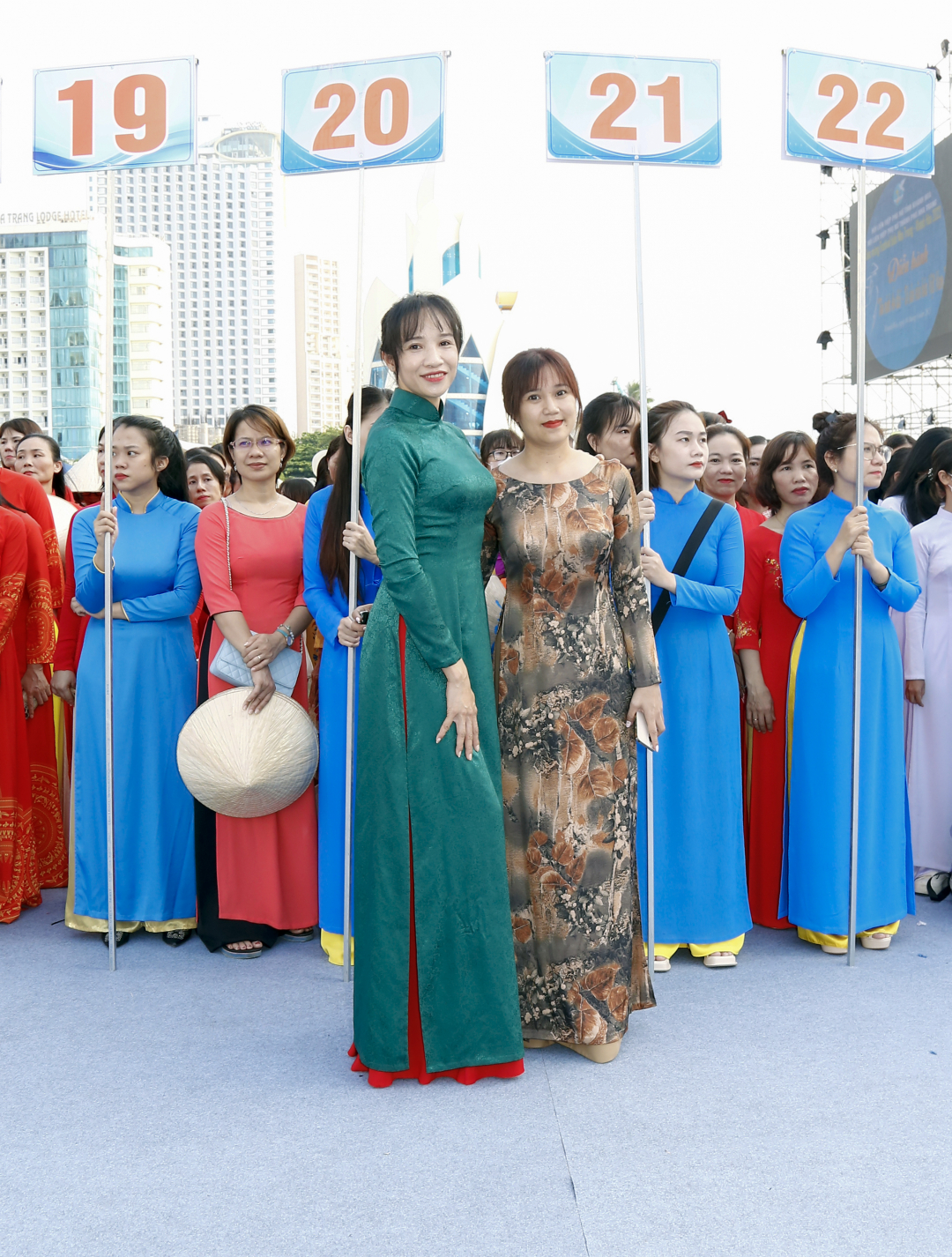 Female athletes of Khanh Hoa in Ao Dai

