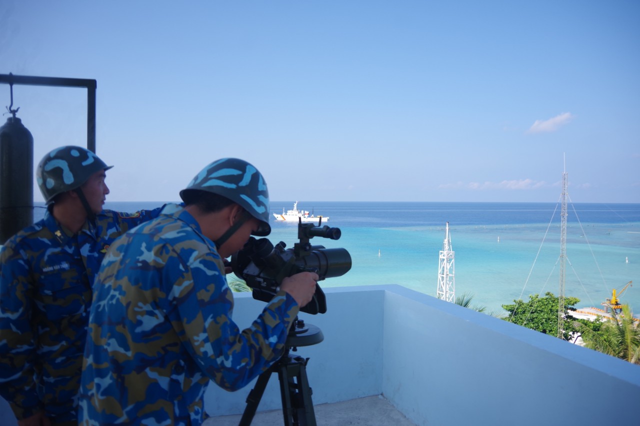 Những chiến sĩ canh giữ biển, trời