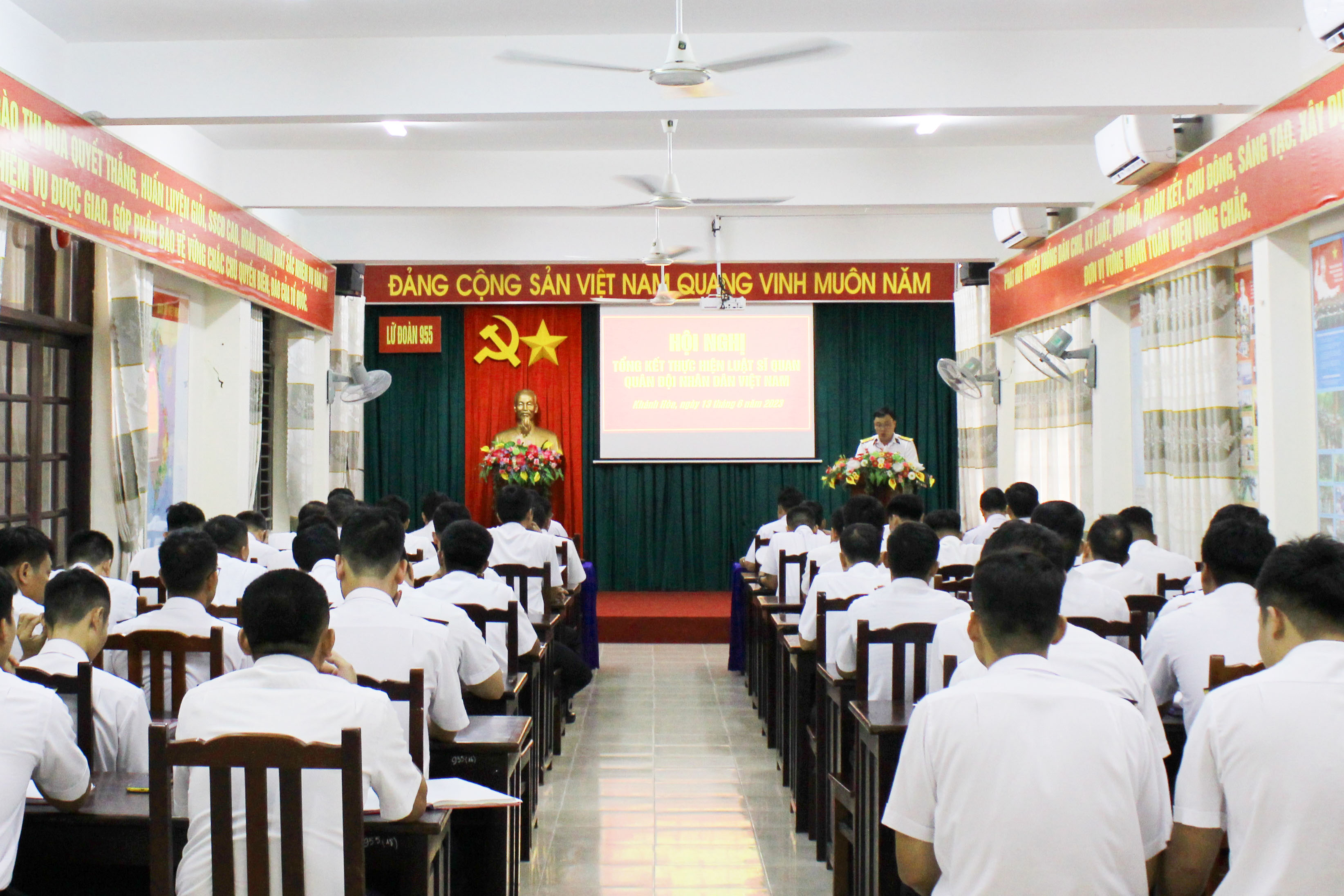 Lữ đoàn 955 tổ chức hội nghị tổng kết thực hiện Luật Sĩ quan Quân đội nhân dân Việt Nam