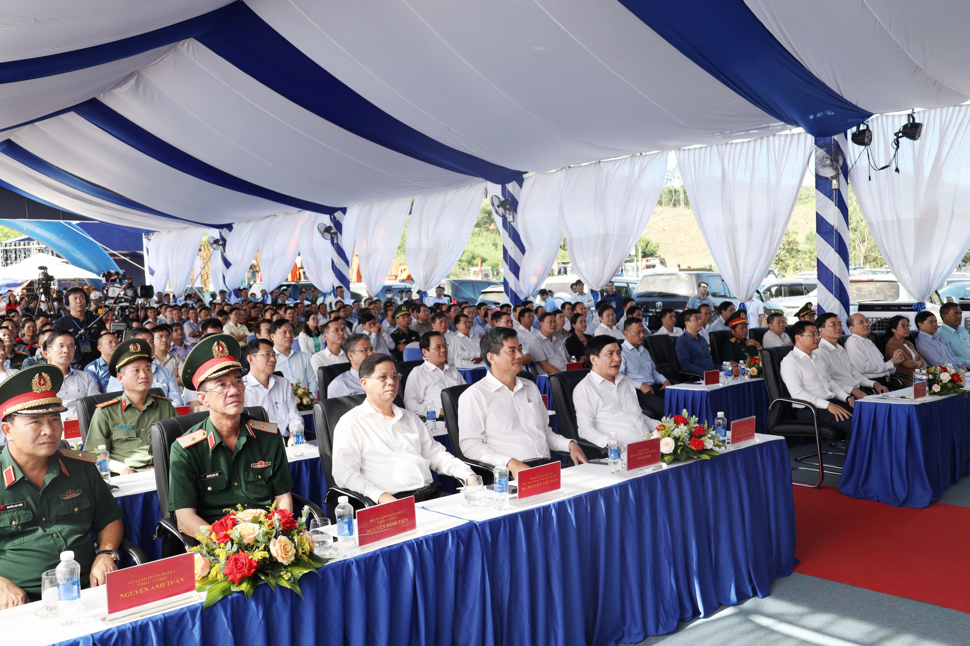 Các đại biểu tham dự lễ khánh thành tại điểm cầu tỉnh Đắk Lắk.